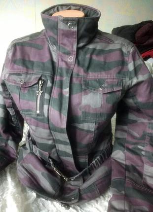 Відмінна утеплена куртка в стилі мілітарі skechers 38