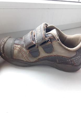 Шкіряні кросівки