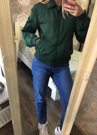 Изумрудная куртка zara