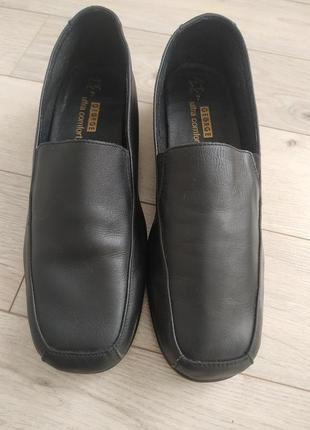 Шкіряні туфлі, скетчерси george