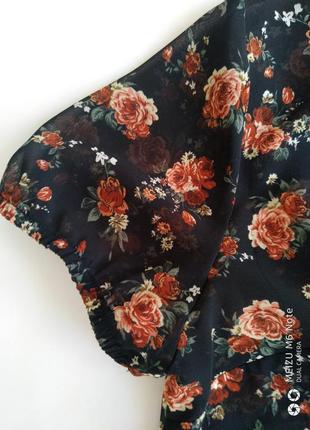 Романтическая блуза с рюшами и в цветочек4 фото