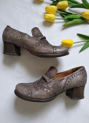 Итальянские кожаные туфли 38,5-39 размер с напылением gidigio
