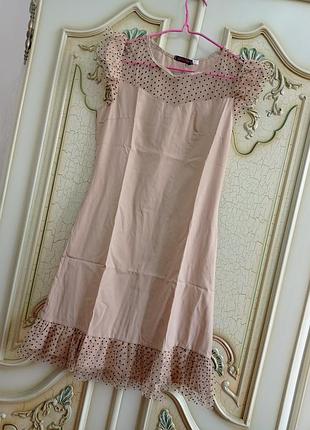 Класна сукня з чудовим декором