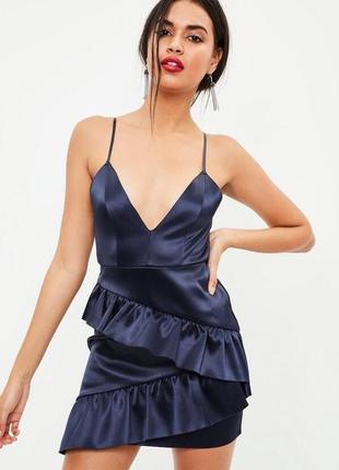 Платье с рюшами missguided