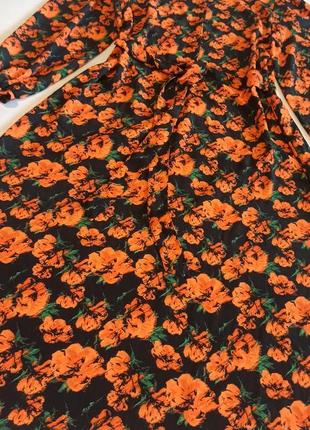 Гарна сукня в помаранчеві квіти2 фото