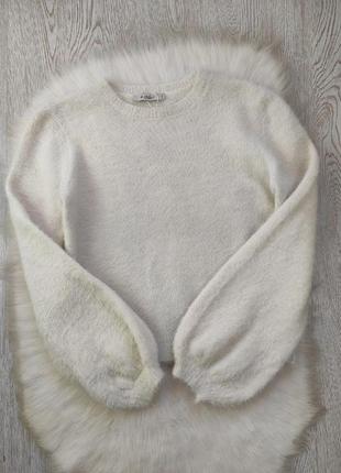 Белый кроп пушистый свитер травка кофта пышными широкими рукавами нарядный colins2 фото