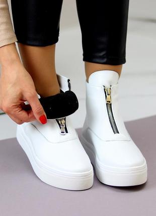 Натуральні шкіряні демісезонні білі спортивні черевики на ворсистому флісі