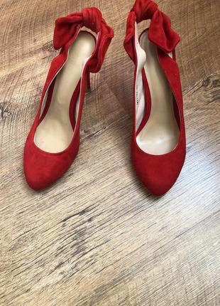 Очень крутые туфли из натурального красного замша4 фото