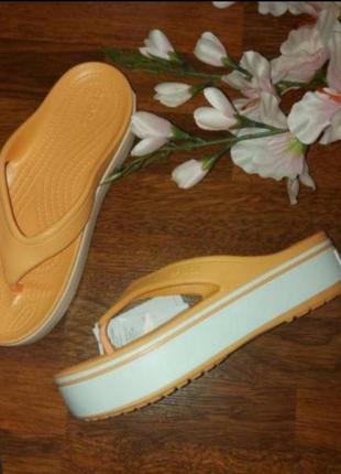 Найкрасивіші шльопанці платформі crocs w7-37/382 фото