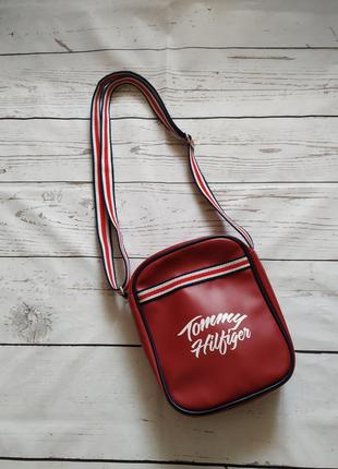 Червона  сумочка, кроссбоді від tommy hilfiger1 фото