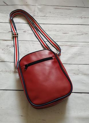 Червона  сумочка, кроссбоді від tommy hilfiger7 фото