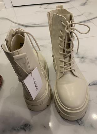 Ботильйони на шнурівках, черевики, берци stradivarius 38 розмір