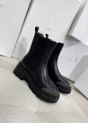 Женские черные кожаные ботинки