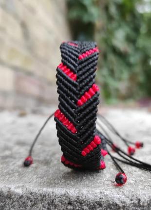Чоловічий браслет ручного плетіння макраме "колосок життя'" (чорно-червоний)2 фото
