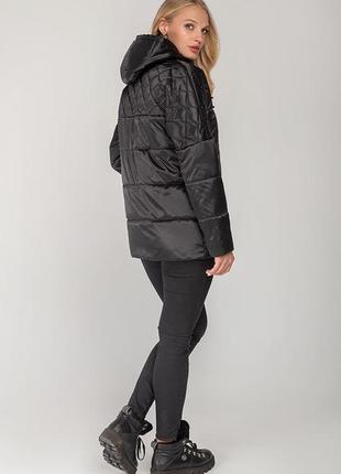Черная короткая курточка со стразами4 фото