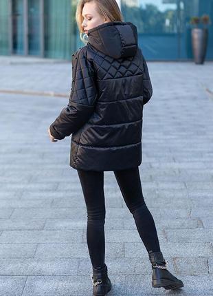 Черная короткая курточка со стразами6 фото
