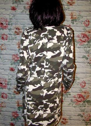 Удлиненный трикотажный пиджак с необработанными краями принт "камуфляж" (р.m/l)4 фото