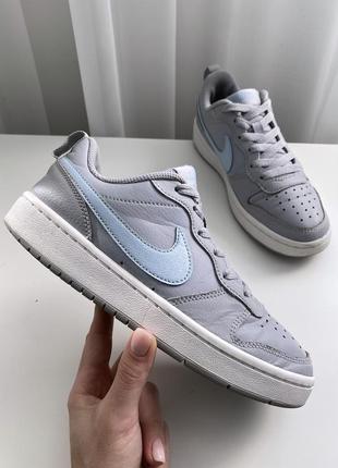 Мягкие кожаные кроссовки nike
