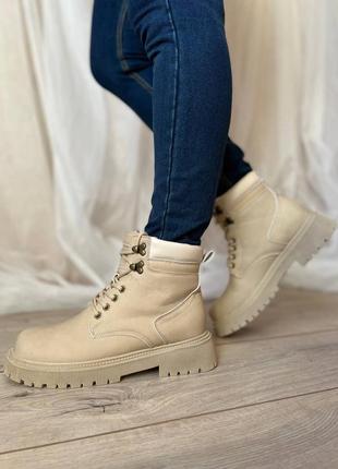 Женские зимние бюджетные ботинки с мехом в стиле тимберленд бежевые зима осень беж7 фото