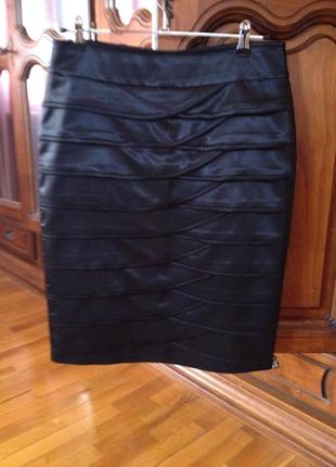 Стильна атласна чорна юбка2 фото