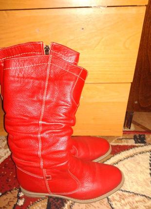 Зимові червоні жіночі сапожки