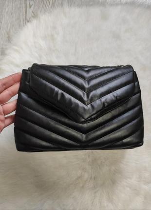 Черная кожаная маленькая сумка клатч вместительная обьемная стеганая дутая как зара