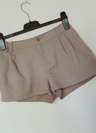 Бежеві шортики divided від h&m