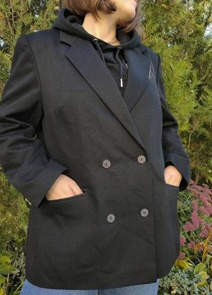 Стильный универсальный чёрный двубортный пиджак vesna3 фото