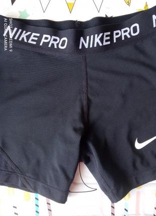 Черные спортивные шорты фирмы nike pro размер м