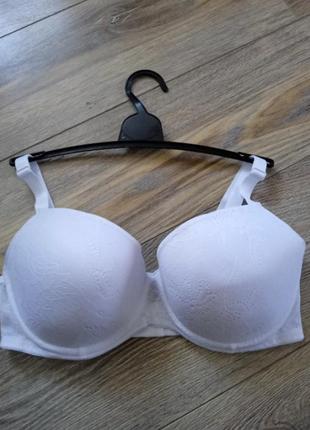 Бюстгальтер 32 dd, 70 e