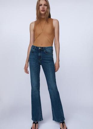 Джинсы zara rise flare jeans