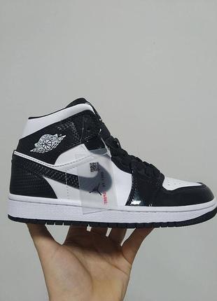 Кросівки жіночі найк джордани