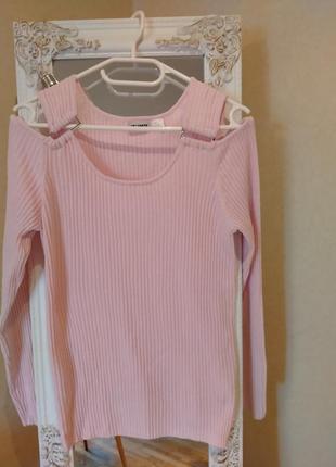 Ніжно рожевий светр