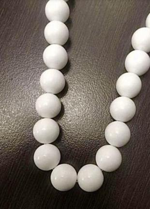 Бусы белые винтажные