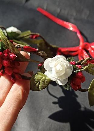 Обруч з квітами з лози