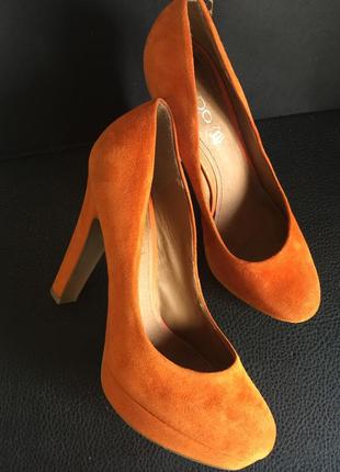 Туфлі aldo яскраво помаранчеві-розмір 39