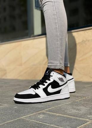 Чоловічі кросівки nike air jordan 1 retro high white black (нубук) / smb