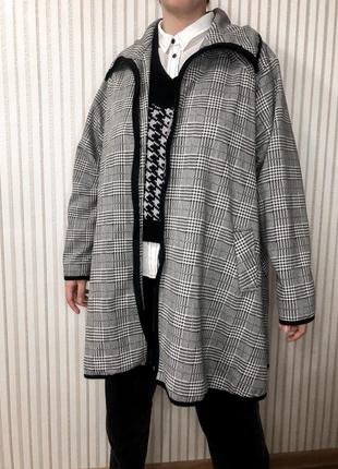 Плащ легкий осіньо-весняний на підкладці розмір m/l з кишенями чорно-білий