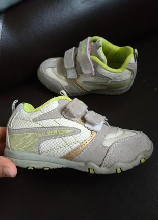 Кросівки walker з шкіряними вставками на дівчинку 25 розмір