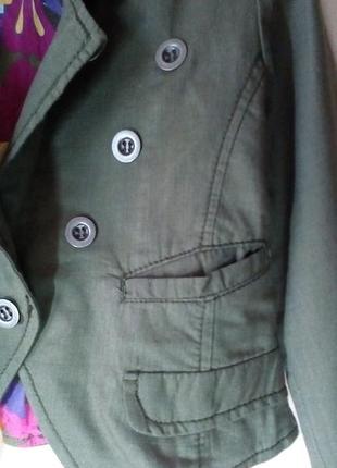 Отлам в дар бесплатно пиджак для девочки 5-6 лет3 фото
