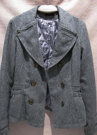 Стильний жакет, пальто.