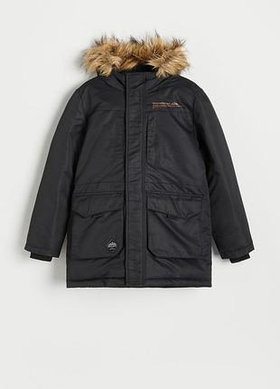 Класна утеплена курточка парка з капюшоном