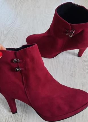 Демисезонные ботильоны полусапожки сапоги  marco tozzi