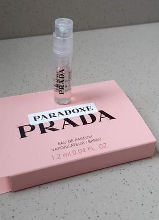Prada paradoxe💥оригинал миниатюра пробник mini vial spray 1,2 мл книжка