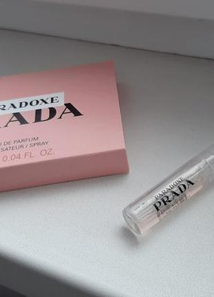 Prada paradoxe💥оригинал миниатюра пробник mini vial spray 1,2 мл книжка3 фото