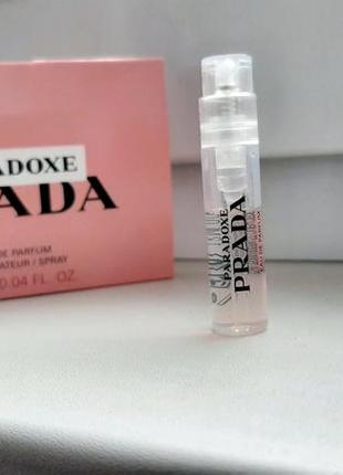 Prada paradoxe💥оригинал миниатюра пробник mini vial spray 1,2 мл книжка7 фото