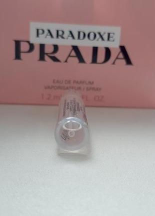 Prada paradoxe💥оригинал миниатюра пробник mini vial spray 1,2 мл книжка8 фото