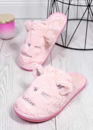 Рожеві хутряні капці з котячими вушками