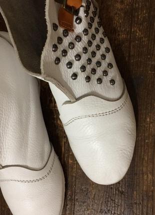 Женские весенние кожаные белые  ботинки  с на плоском ходу стелька 25 см, bueno2 фото