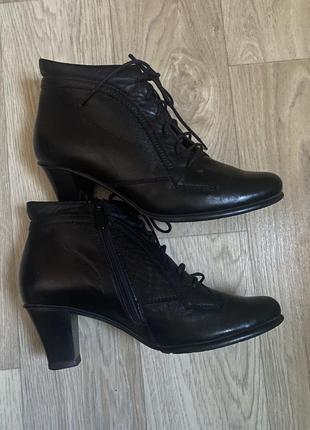 Ботинки женские на осень чёрные кожаные ботинки туфли на каблуке8 фото